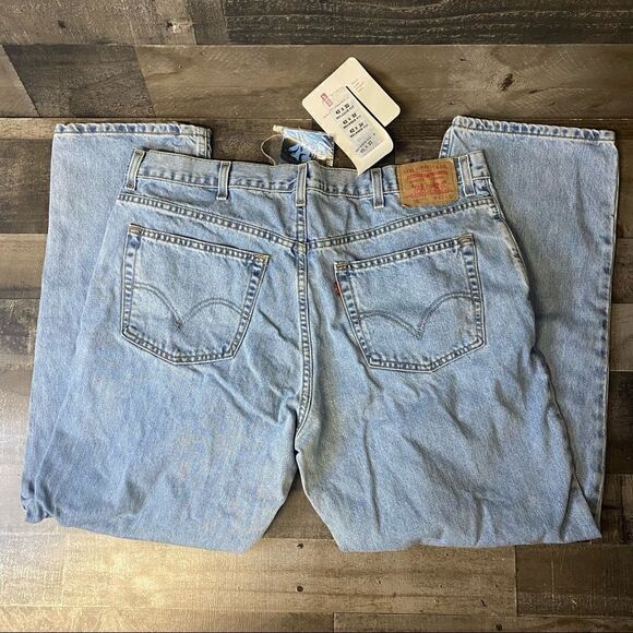 Levi's Relaxed Fit 550 size 42 x 32 new with tags detached - Picture 4 of 4
